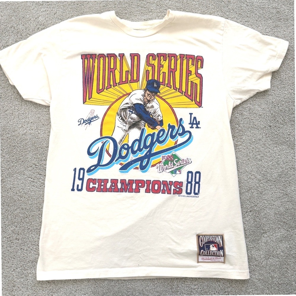 Mitchell & Ness Los Angeles Dodgers 1988 World Series Graphic Tee Cream